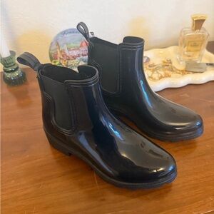 Black Glossy Ankle Rain Boots